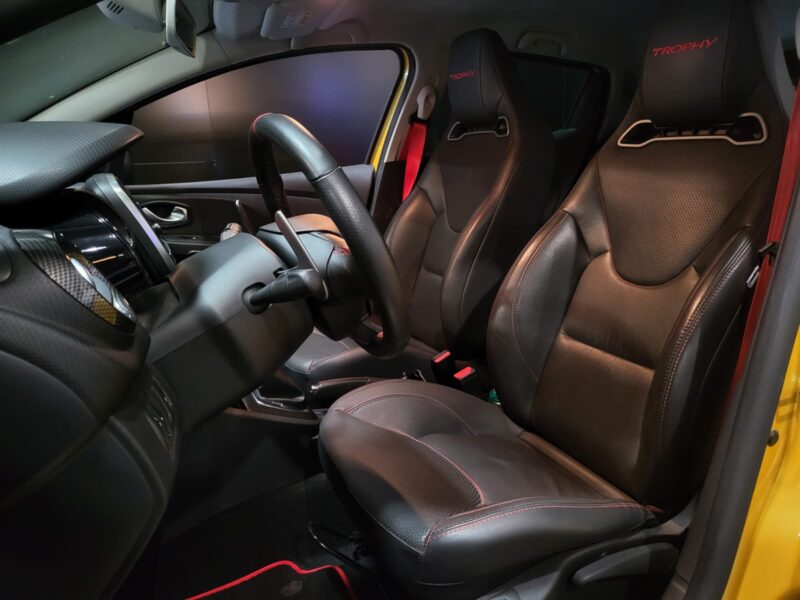 RENAULT CLIO IV 1.6 RS Trophy 220 cv RS MONITOR / SIEGE CHAUFFANTS / CAMERA