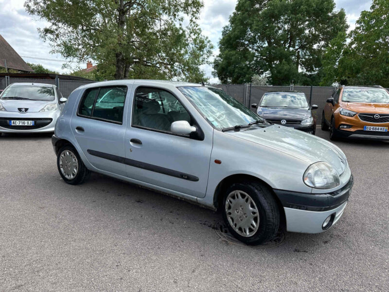 RENAULT CLIO II 2000