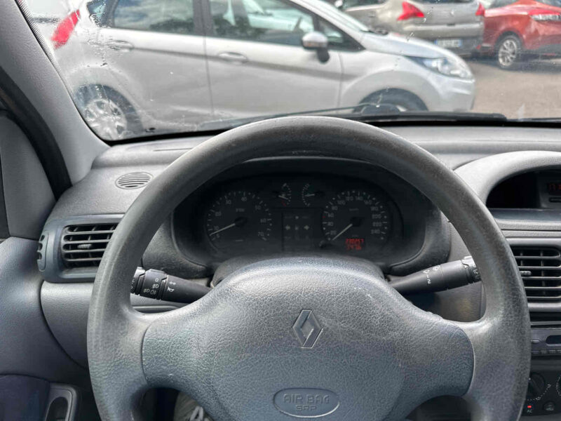 RENAULT CLIO II 2000