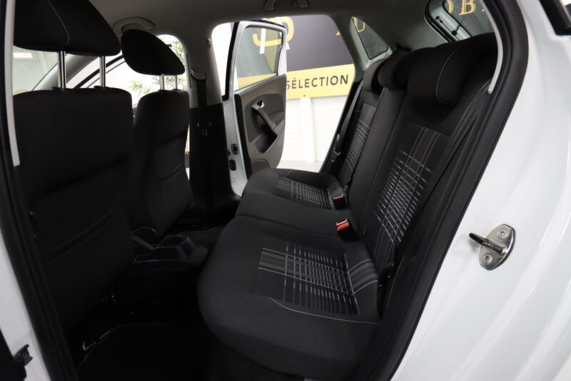 VOLKSWAGEN POLO V 2015