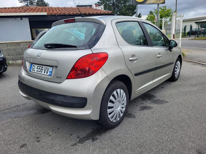 PEUGEOT 207 2006