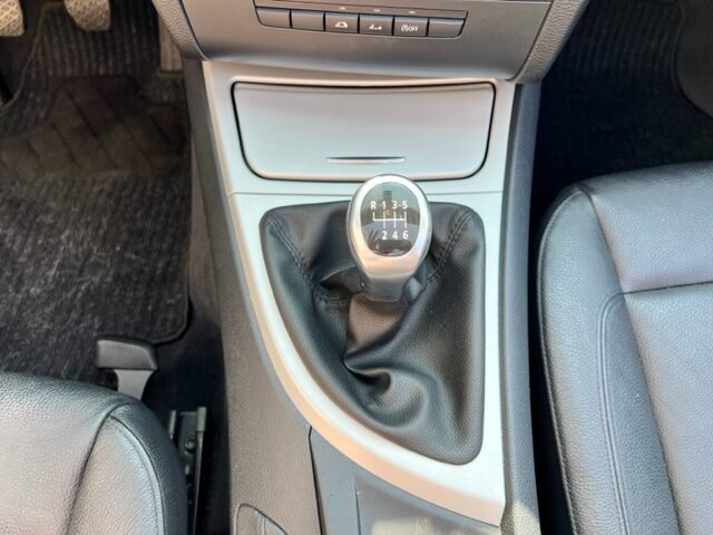 BMW SERIE 1 118i 143CH CABRIOLET 