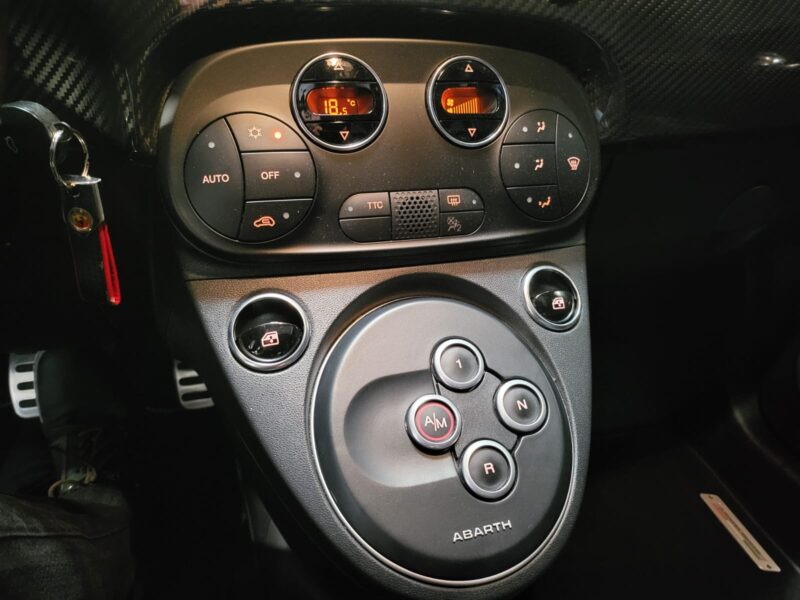 FIAT 500 ABARTH 595 Competizione 1.4 T-Jet 180cv Dualogic 3p // TOIT OUVRANT/BLUETOOTH/RADAR-AR