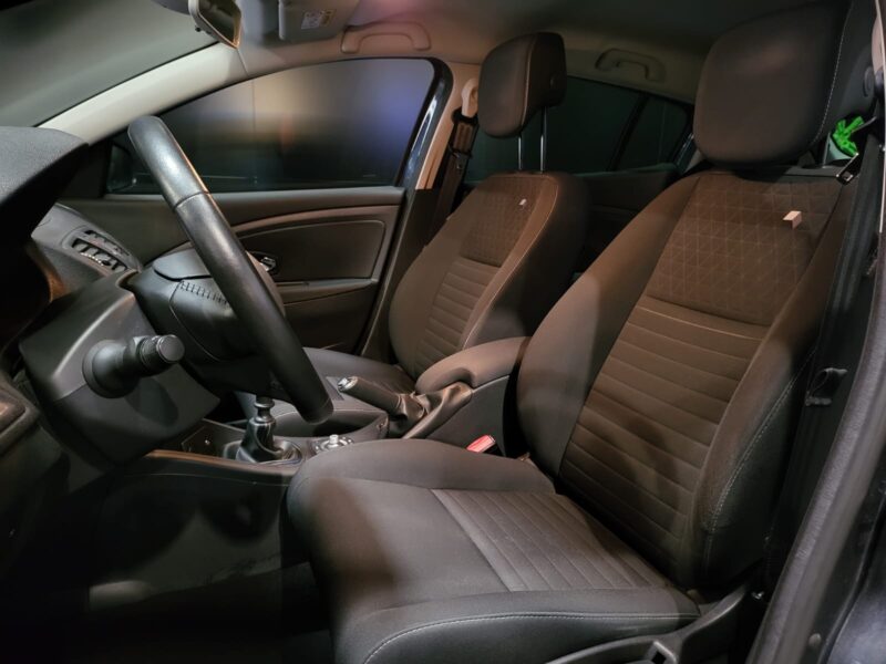 RENAULT MEGANE III 1.2 TCe 130cv Limited 5p // PREMIERE MAIN/GPS/BLUETOOTH/RADAR-AR