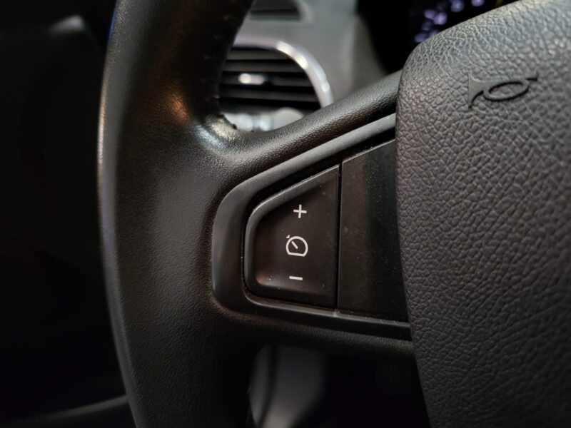 RENAULT MEGANE III 1.2 TCe 130cv Limited 5p // PREMIERE MAIN/GPS/BLUETOOTH/RADAR-AR