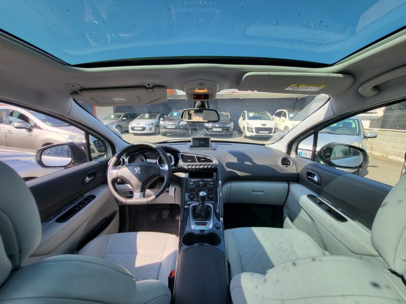 PEUGEOT 3008 Monospace 2014