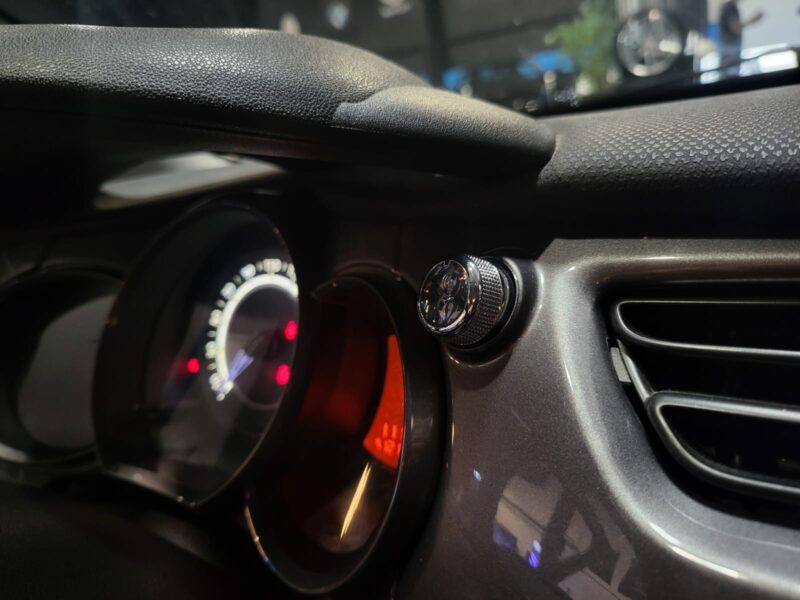 CITROEN C3 II 1.2 VTi 82cv MusicBox 5p // PREMIERE MAIN/HISTORIQUE D\'ENTRETIEN/CAMERA/BLUETOOTH