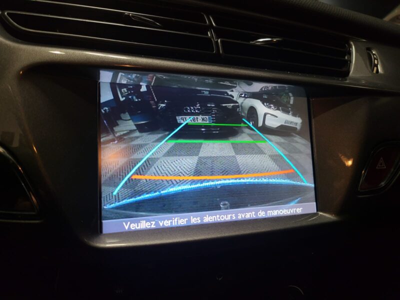 CITROEN C3 II 1.2 VTi 82cv MusicBox 5p // PREMIERE MAIN/HISTORIQUE D\'ENTRETIEN/CAMERA/BLUETOOTH