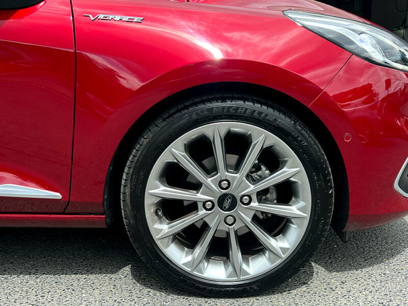 FORD FIESTA 7 VII VIGNALE 1.5 TDCI 120 Cv 1ERE MAIN / FULL OPTIONS CARPLAY T. OUVRANT - Garantie1an