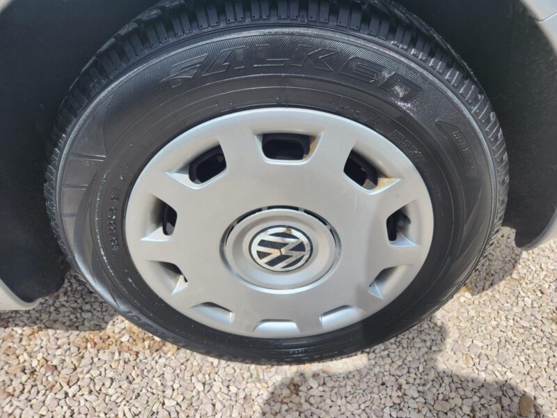 VOLKSWAGEN NEW BEETLE 2006