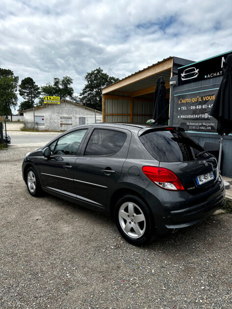 PEUGEOT 207 2010