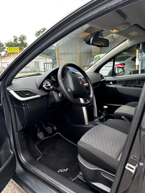 PEUGEOT 207 2010