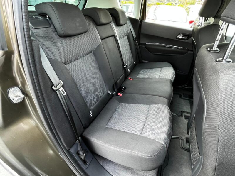 PEUGEOT 3008 1.6 HDi 112 Premium