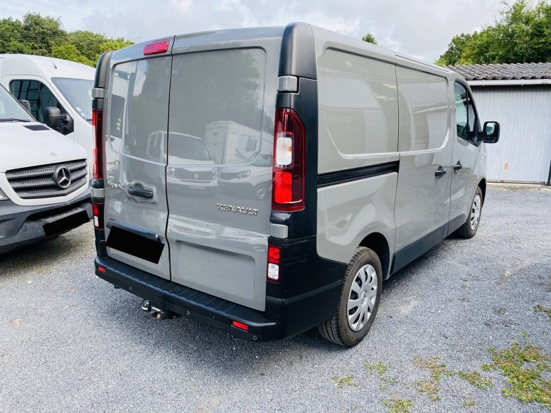 RENAULT TRAFIC III Camionnette 2017