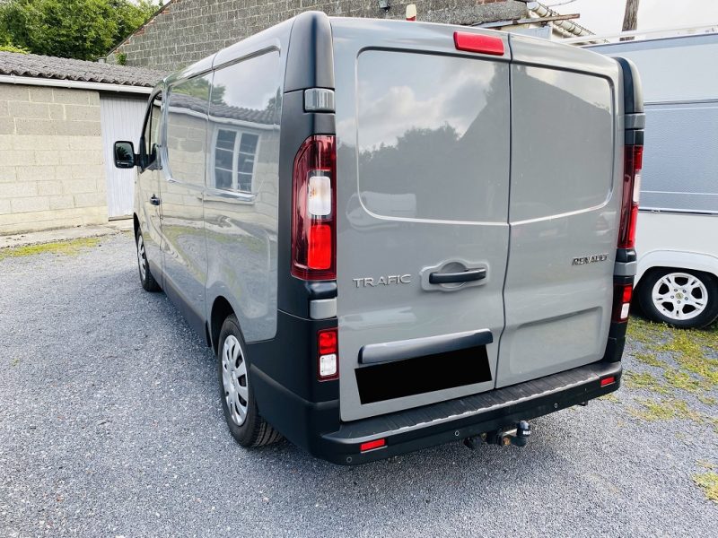 RENAULT TRAFIC III Camionnette 2017