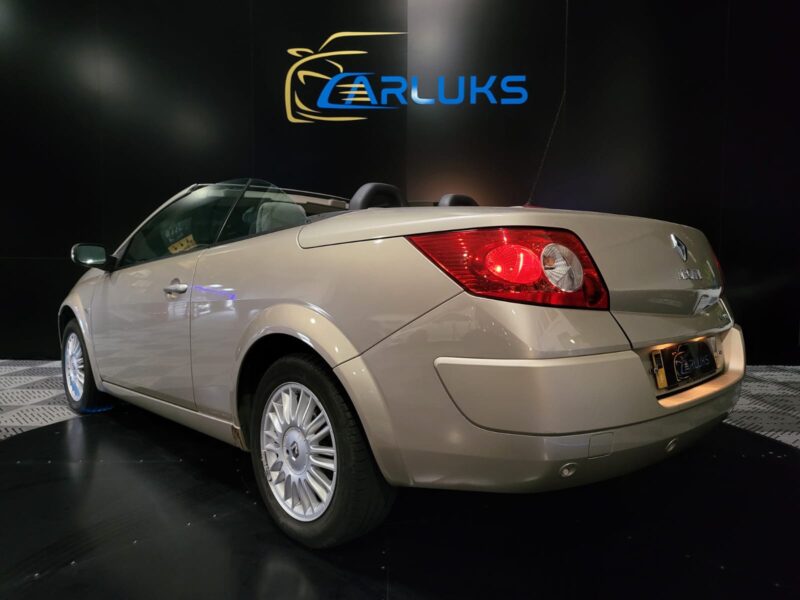 RENAULT MEGANE CC 1.9 dCi 130cv Privilège BVM6 3p // PREMIERE MAIN/CAPOTE ELECTRIQUE/RADAR-AR