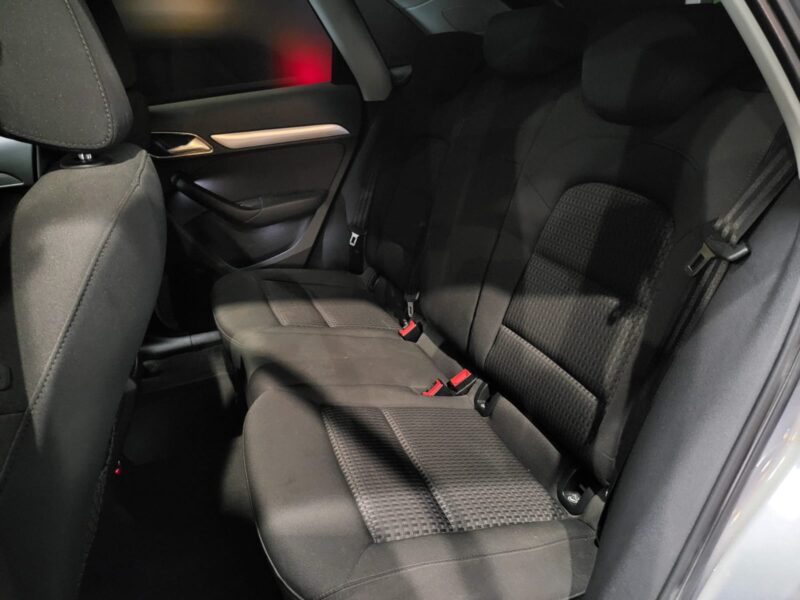 AUDI Q3 2.0 TDI 150cv Ultra Ambiente S-Tronic7 Quattro // SIEGES CHAUFFANT/RADAR-AR/BLUETOOTH