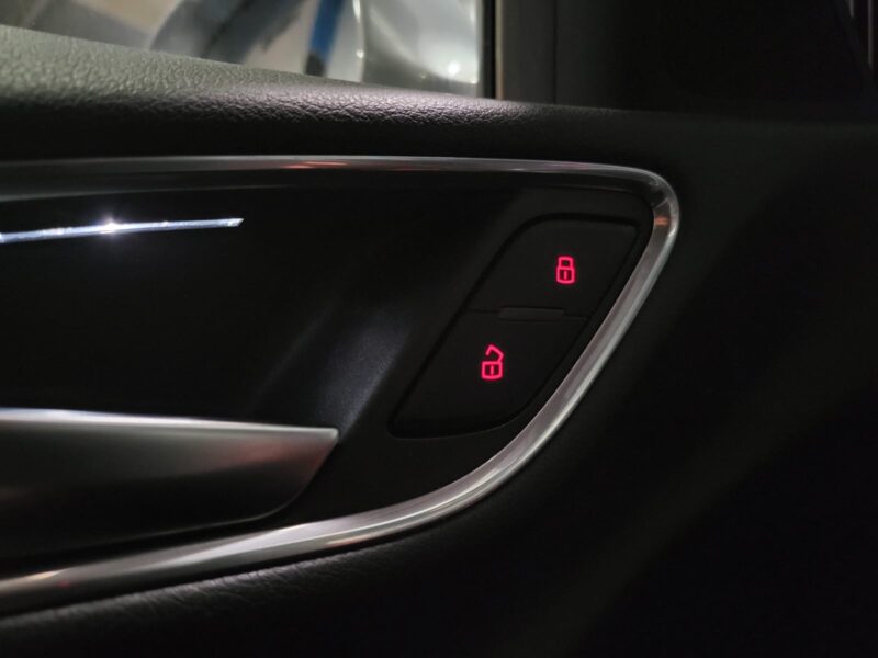 AUDI Q3 2.0 TDI 150cv Ultra Ambiente S-Tronic7 Quattro // SIEGES CHAUFFANT/RADAR-AR/BLUETOOTH