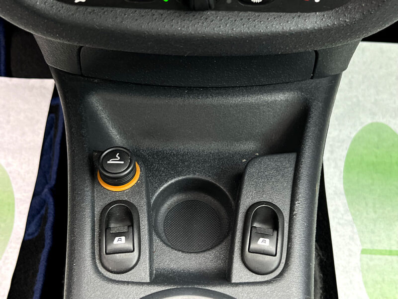 CITROEN C3 EXCLUSIVE 1.4 75 CV CLIMATISATION KIT BLUETOOTH 5 PORTES - Garantie1an