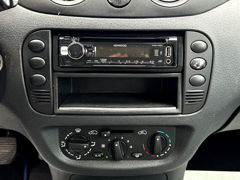 CITROEN C3 EXCLUSIVE 1.4 75 CV CLIMATISATION KIT BLUETOOTH 5 PORTES - Garantie1an