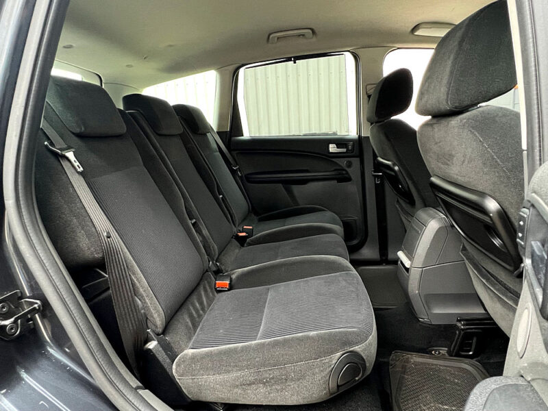 FORD C-MAX FOCUS GHIA 1.6 Ti 115 Cv ECRAN TACTILE BLUETOOTH REGULATEUR - Garantie1an