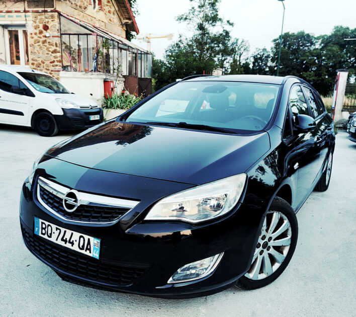 OPEL ASTRA 2011