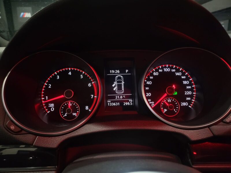 VOLKSWAGEN GOLF VI GTI 2.0 TSI 210cv DSG6 // APPLE CARPLAY/CUIR/PARK ASSIST