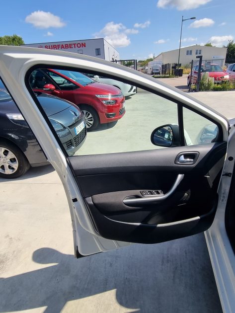 PEUGEOT 308 1.6 HDi 112 Allure 