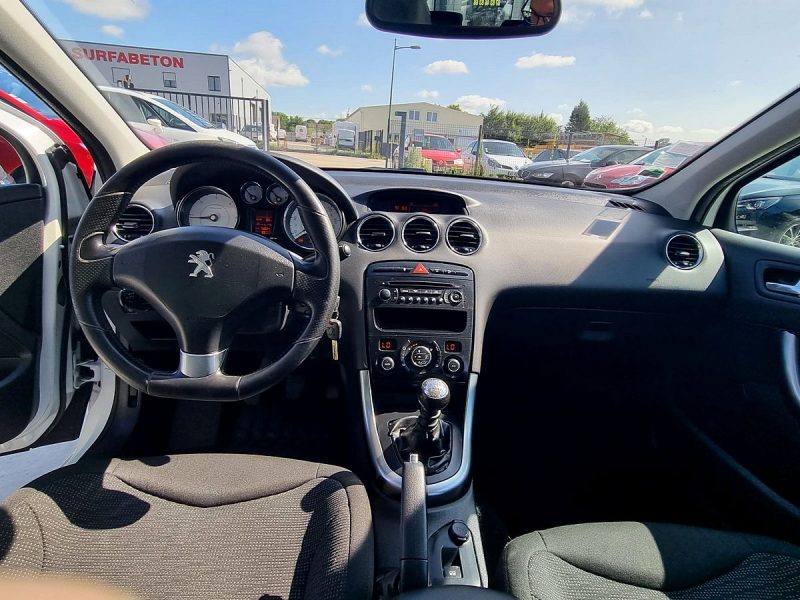 PEUGEOT 308 1.6 HDi 112 Allure 