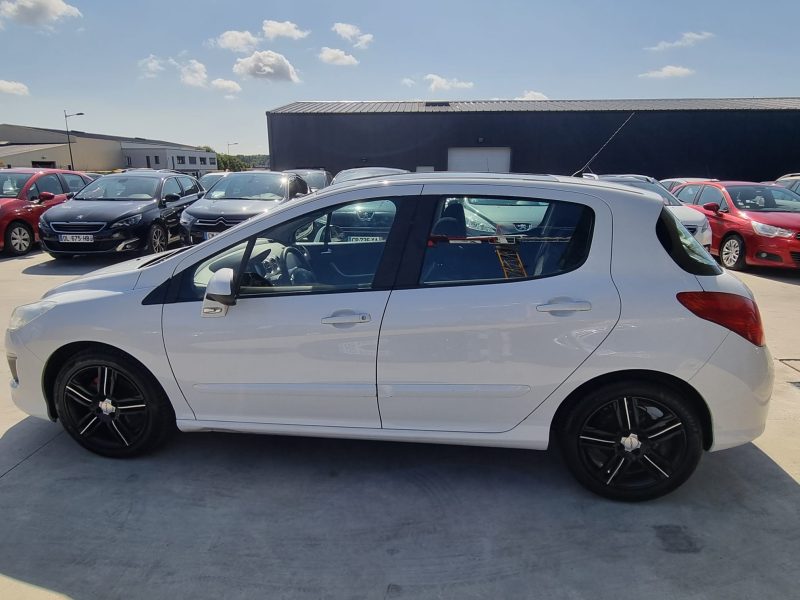 PEUGEOT 308 1.6 HDi 112 Allure 