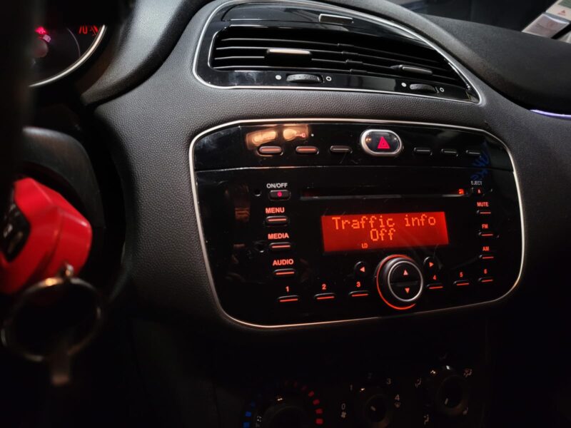 FIAT PUNTO EVO 1.2 8V 69cv Italia 5p // DISTRIBUTION NEUVE/COURROIE ACCESOIRE NEUVE/ENTRETIEN A JOUR