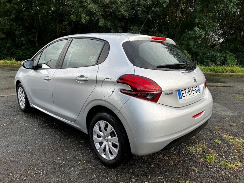 PEUGEOT 208 1.6 hdi 75 cv bluehdi faible kilom