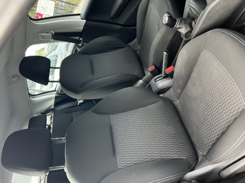 PEUGEOT 208 1.6 hdi 75 cv bluehdi faible kilom