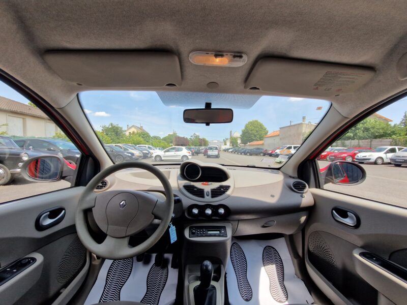 RENAULT TWINGO II 2010