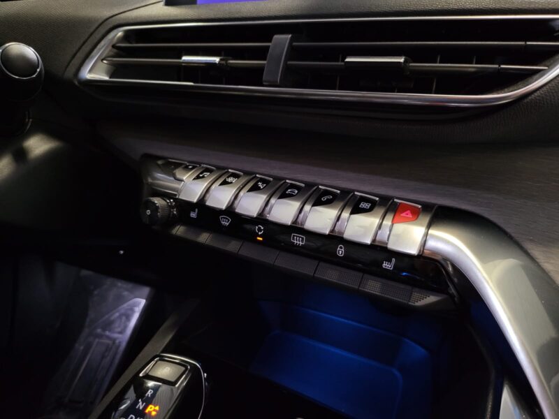 PEUGEOT 3008 GT HYBRID4 EAT8 300 / TO + FOCAL + CAMERA + SIEGE CHAFFANT ET MASSANT