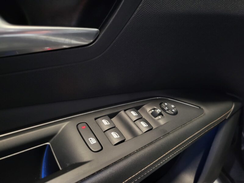 PEUGEOT 3008 GT HYBRID4 EAT8 300 / TO + FOCAL + CAMERA + SIEGE CHAFFANT ET MASSANT