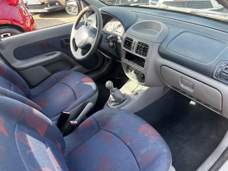 RENAULT CLIO II 2000