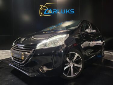 PEUGEOT 208 1.6 e-HDi 92cv Féline 5p // TOIT PANORAMIQUE/RADAR-AR/GPS/BLUETOOTH
