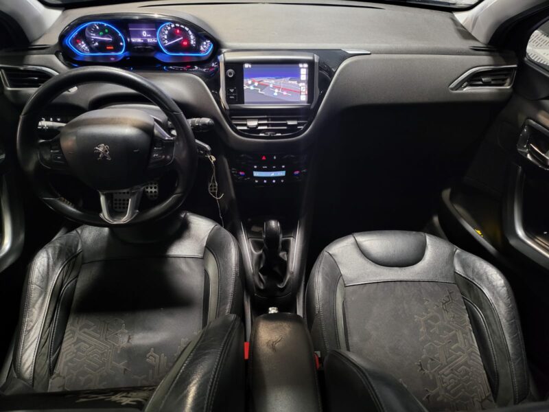 PEUGEOT 208 1.6 e-HDi 92cv Féline 5p // TOIT PANORAMIQUE/RADAR-AR/GPS/BLUETOOTH