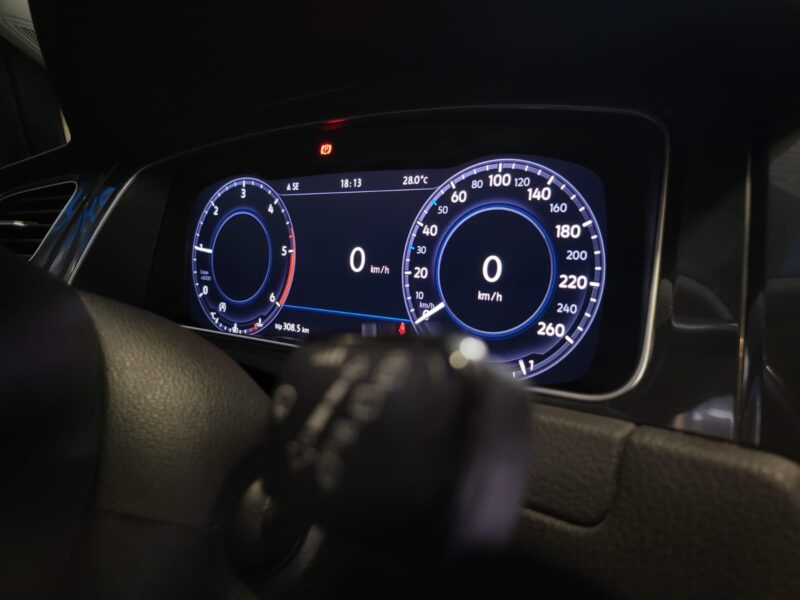 VOLKSWAGEN GOLF 7 VII 1.6 TDI 115CH CONFORTLINE / VIRTUAL COCKPIT + APPLE CARPLAY + REGULATEUR ADAPT