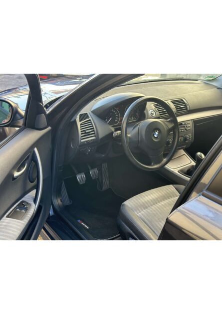 BMW  SERIE1  118 D   PACK AERO PAYEZ EN 4X !