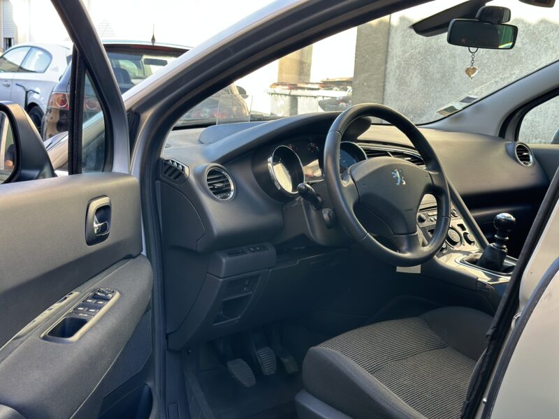 PEUGEOT 5008 1.6 HDI 112 7 PLACES PAYEZ EN 4 