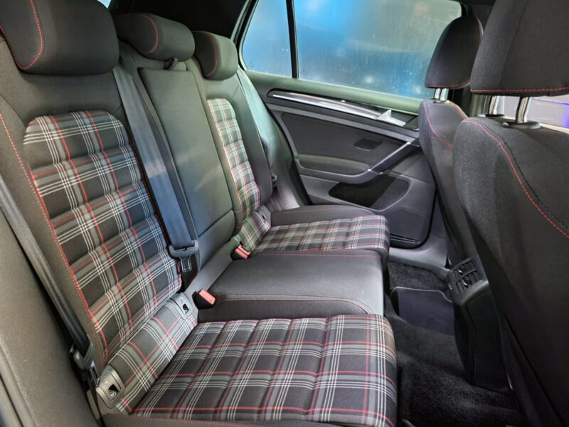 VOLKSWAGEN GOLF 7 2.0 GTI 220 cv Bvm 6