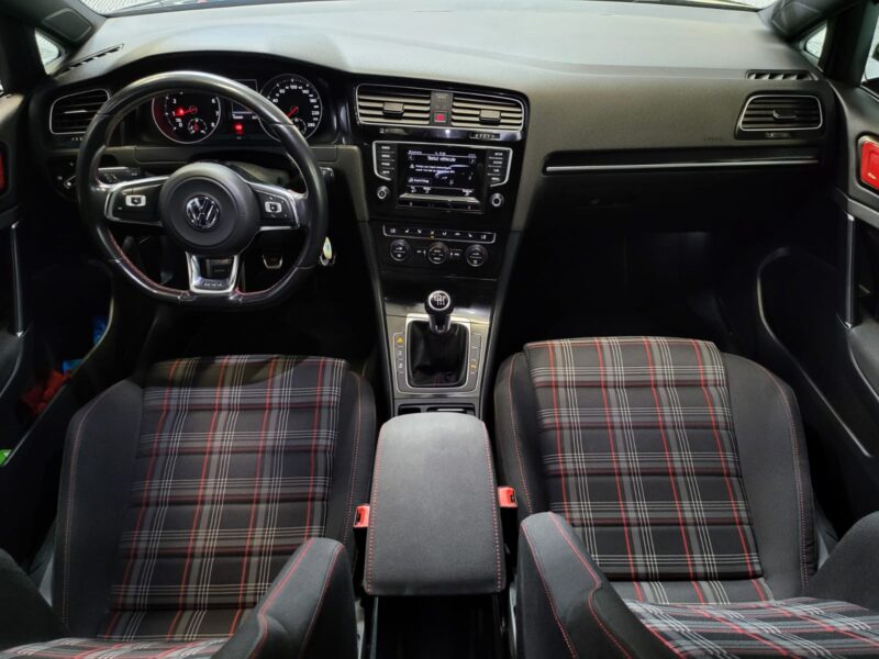VOLKSWAGEN GOLF 7 2.0 GTI 220 cv Bvm 6