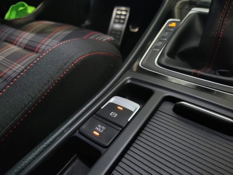 VOLKSWAGEN GOLF 7 2.0 GTI 220 cv Bvm 6