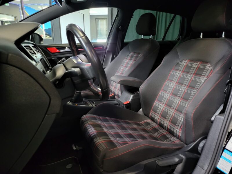 VOLKSWAGEN GOLF 7 2.0 GTI 220 cv Bvm 6