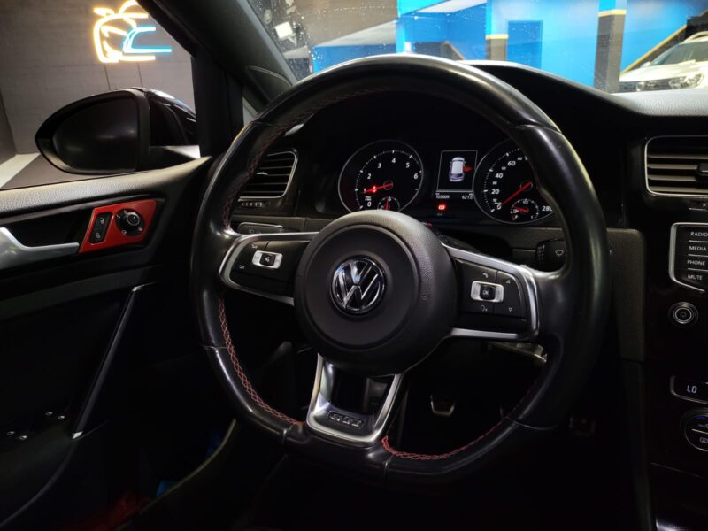 VOLKSWAGEN GOLF 7 2.0 GTI 220 cv Bvm 6