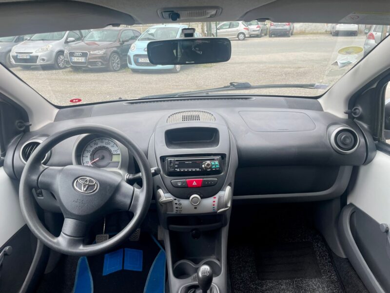 TOYOTA AYGO 2009