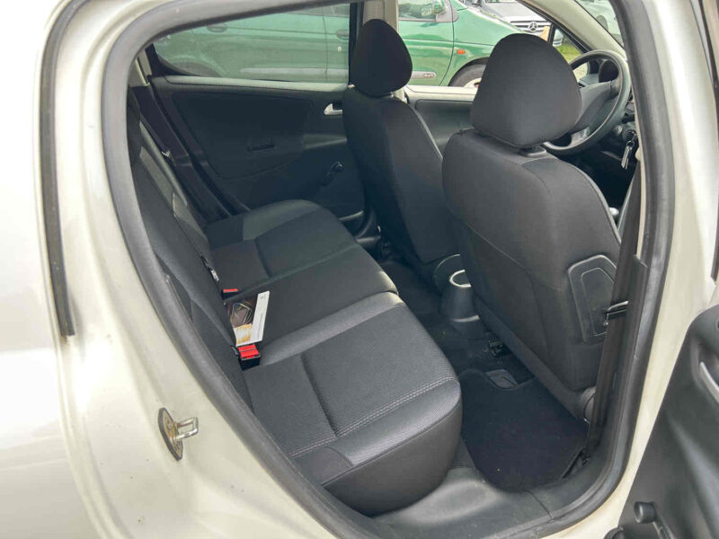 PEUGEOT 207 2013