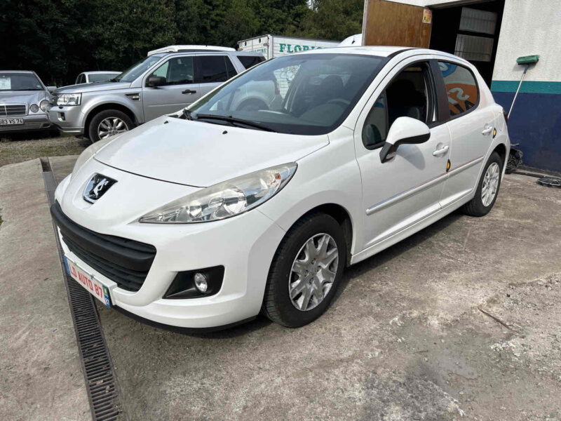 PEUGEOT 207 2013
